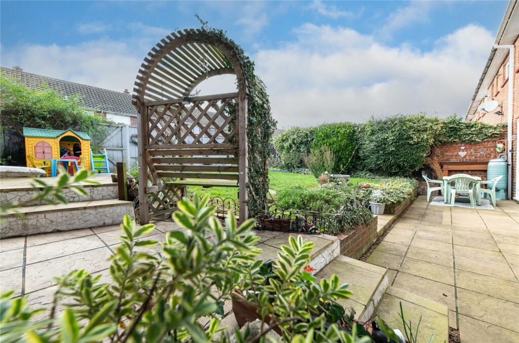 Additional image 15 of Medhurst Crescent, Gravesend, Kent, DA12