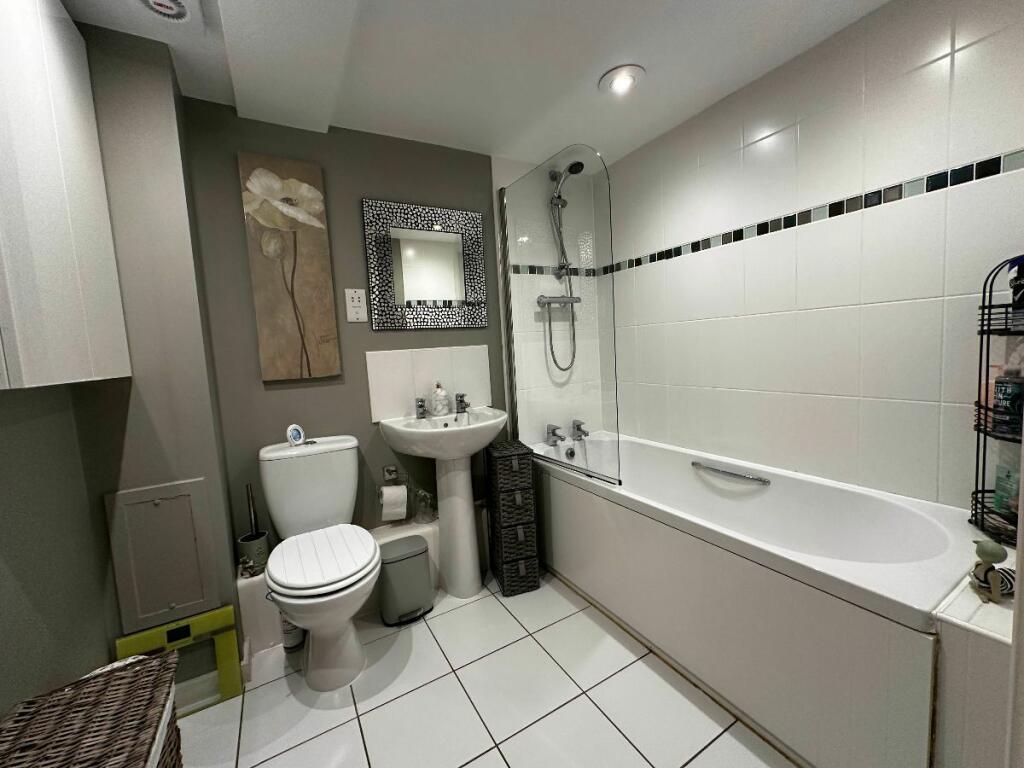 Additional image 8 of Apartment ,  Station Road, Kenilworth