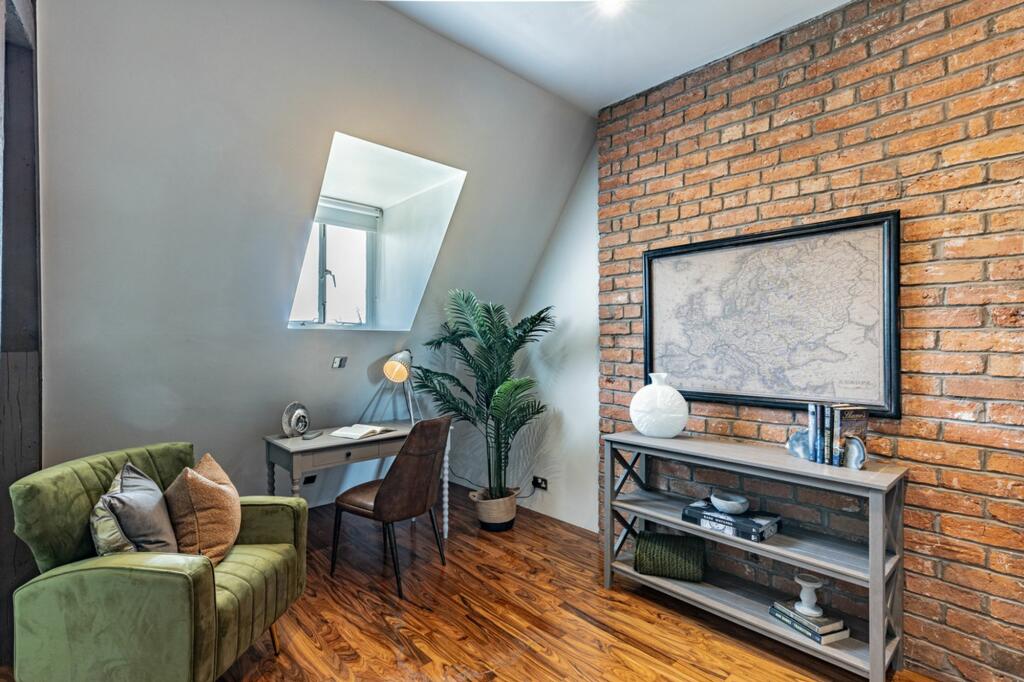 Additional image 17 of Bespoke and luxurious apartment overlooking a lake