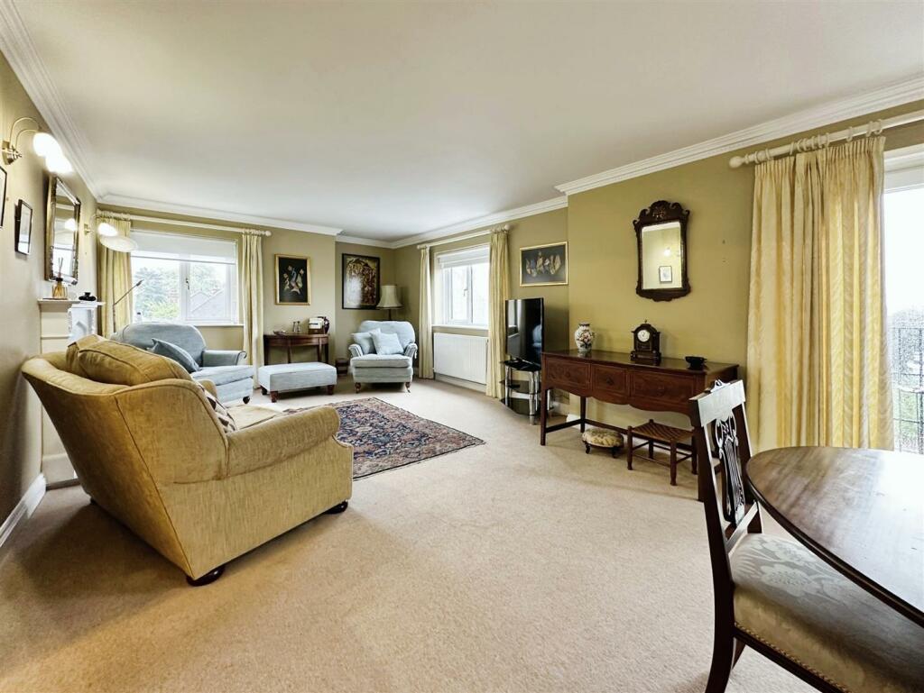 Additional image 7 of Russell Terrace, Leamington Spa