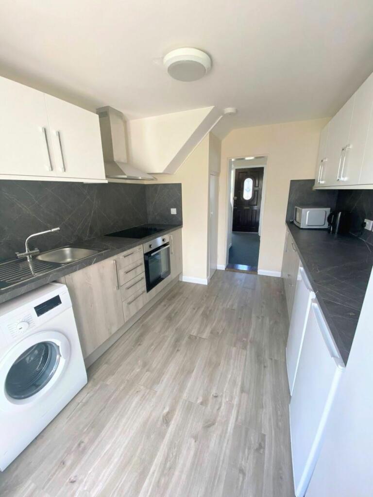 Additional image 4 of 2 Longmeadow Way, Canterbury