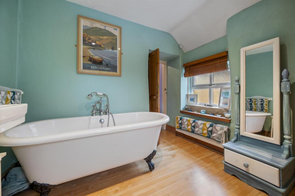 Additional image 3 of Yew Tree Hill, Holloway