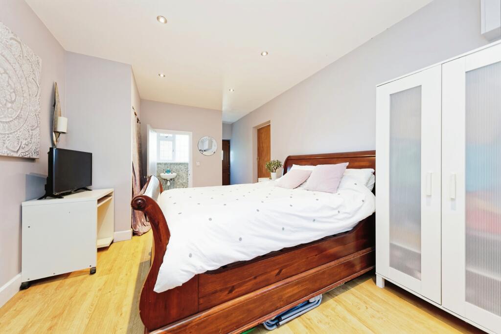 Additional image 9 of Guilton, Ash, CT3