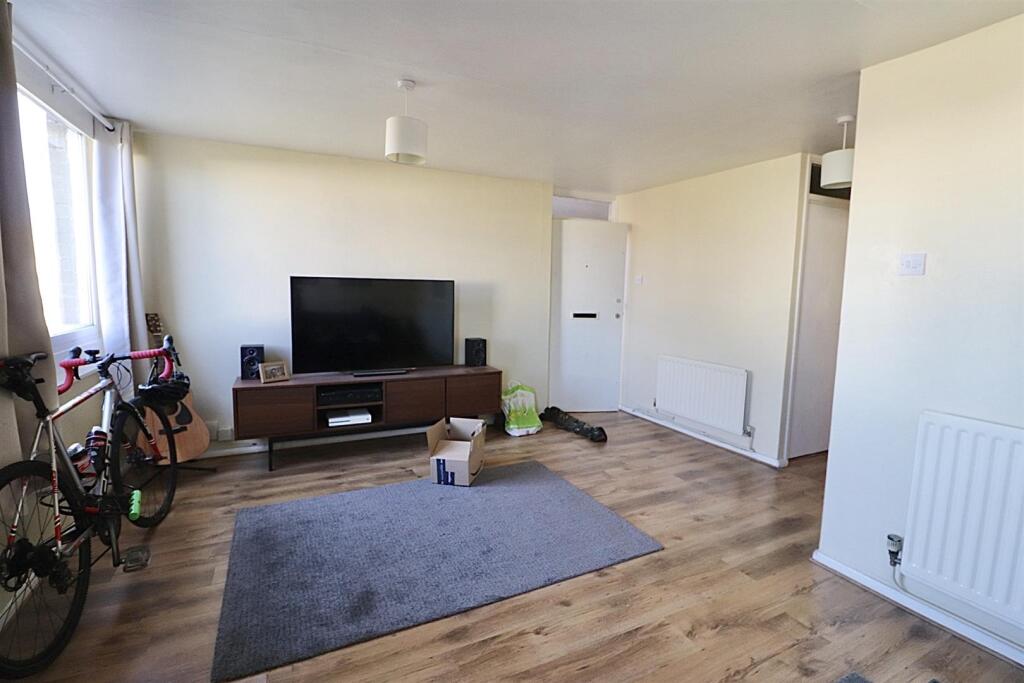 Additional image 3 of TOP FLOOR 2 BED APARTMENT, WITH GARAGE, BILTON