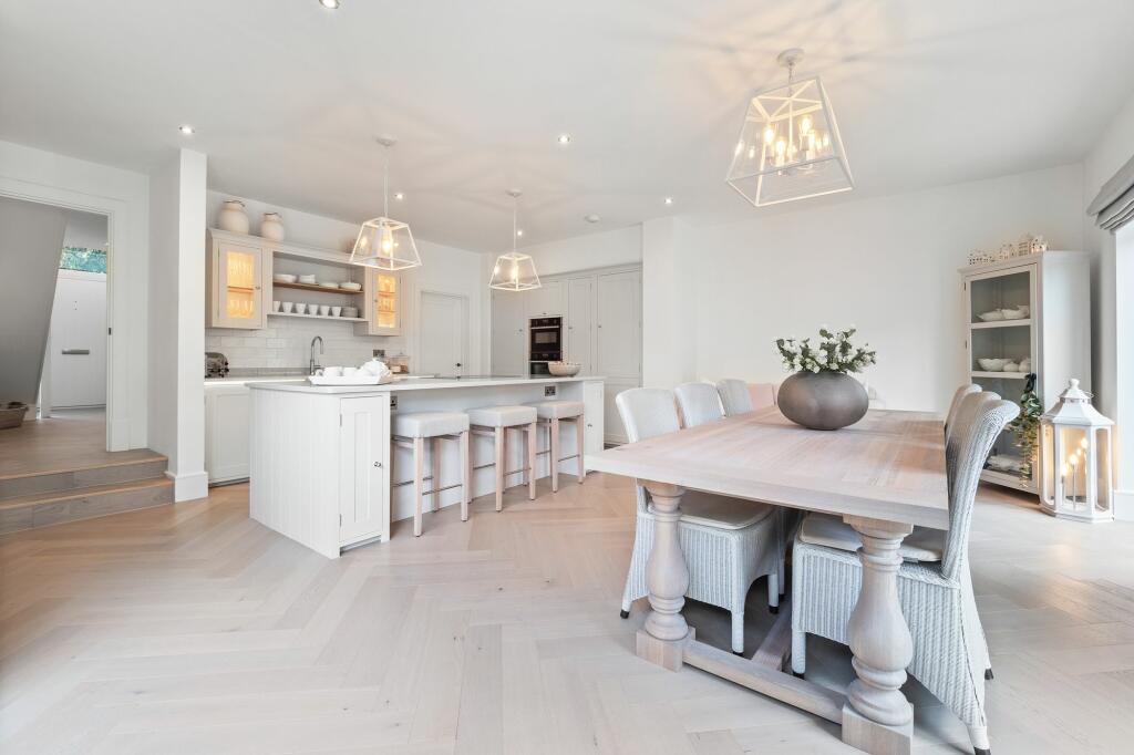 Additional image 33 of The Cedars on the Warwickshire Golf Course Estate in Leek Wootton, Kenilworth