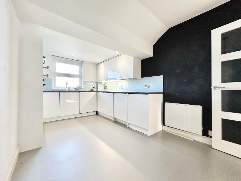 Additional image 5 of Hollywood Court, Royal Crescent, Margate