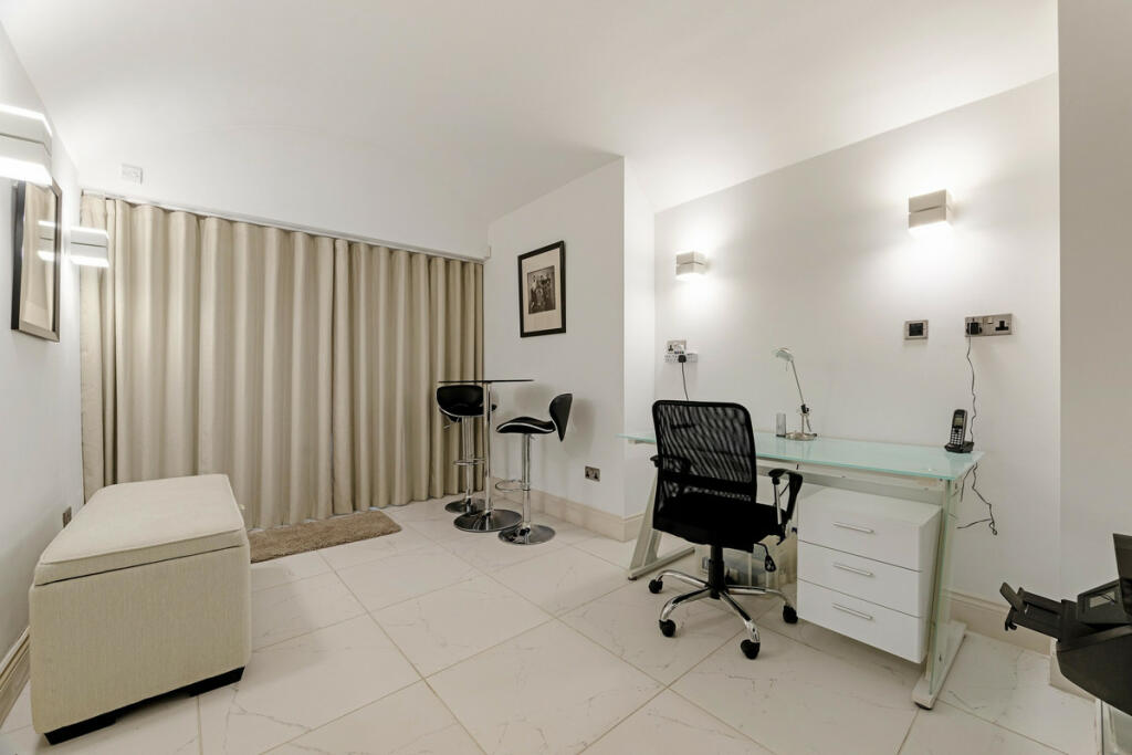 Additional image 13 of Parade, Leamington Spa, Warwickshire CV32 4DG