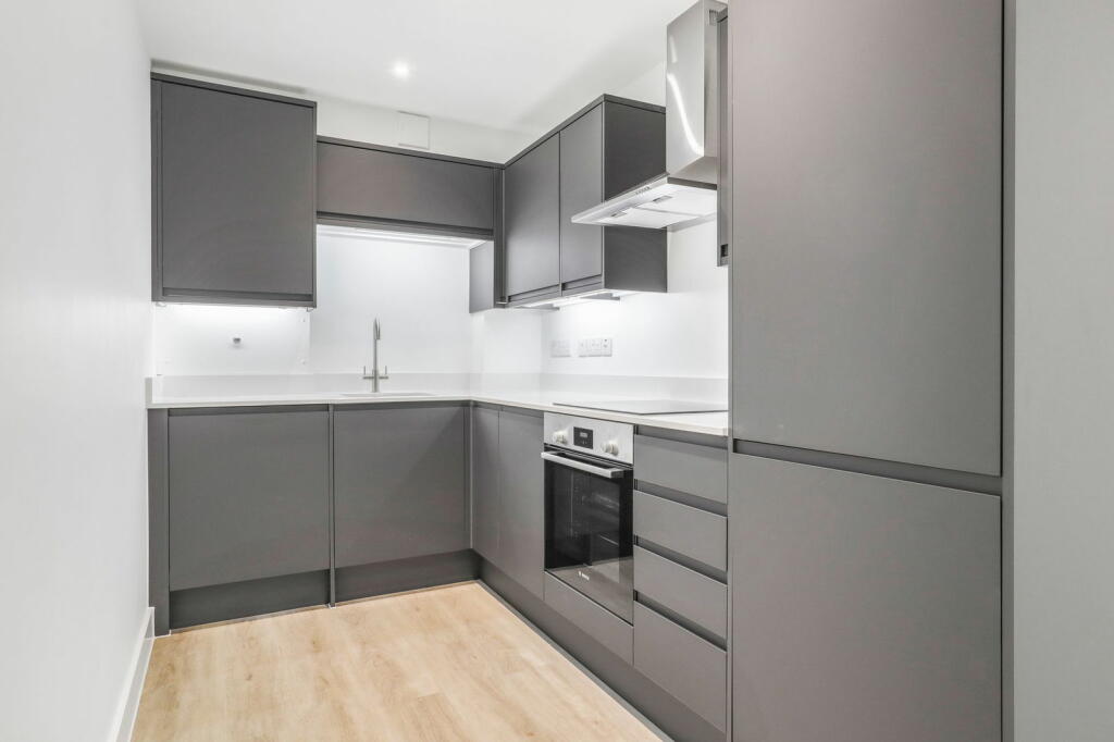 Additional image 3 of Brandon Parade, Leamington Spa, Warwickshire, CV32 4BZ