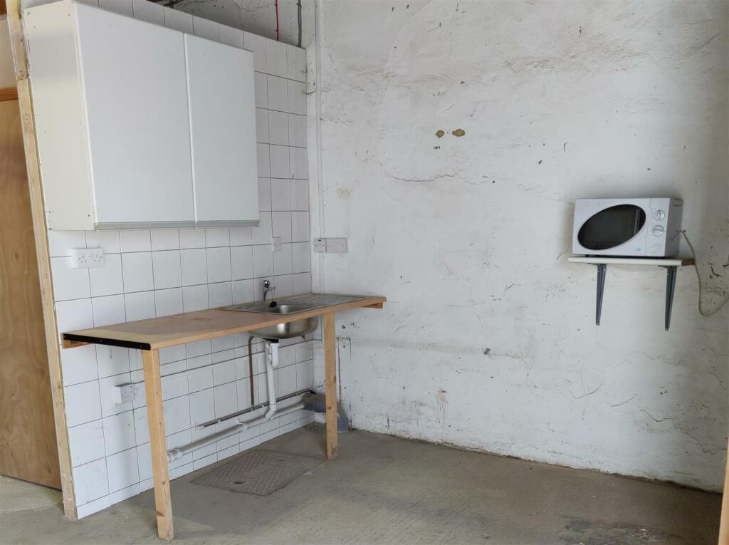 Additional image 3 of Builders Square, Court Hill, Littlebourne, Canterbury