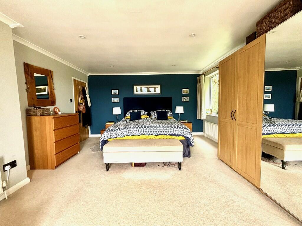 Additional image 14 of Lea Shaw, DE4