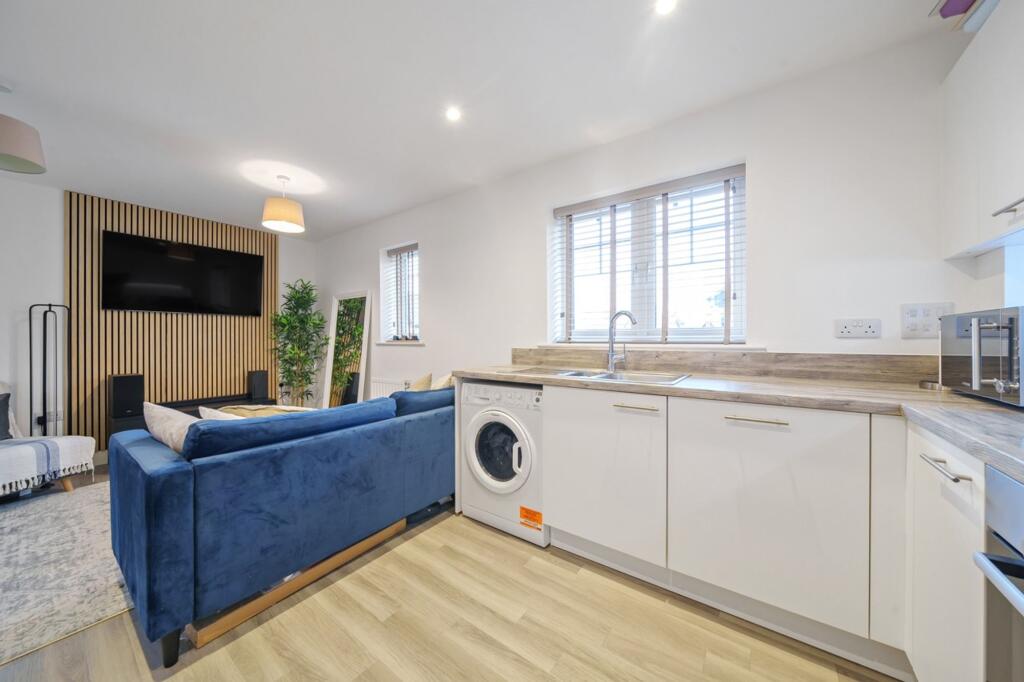 Additional image 4 of Stylish One Bed Apartment in Balsall Common - A Must View!