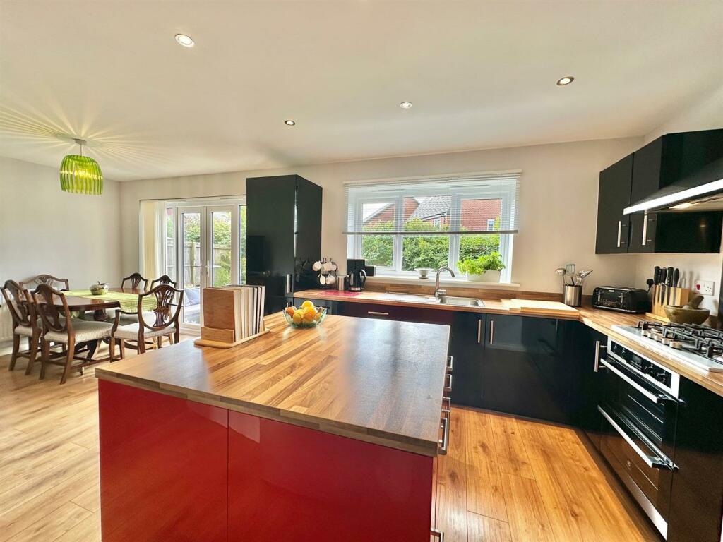 Additional image 2 of Oaks Close, Aston, Cheshire