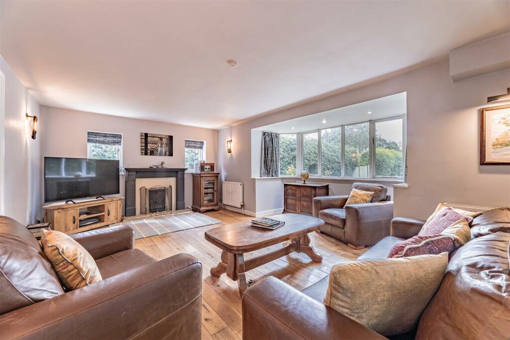 Additional image 3 of Exceptional detached period property tucked away on a quiet leafy road