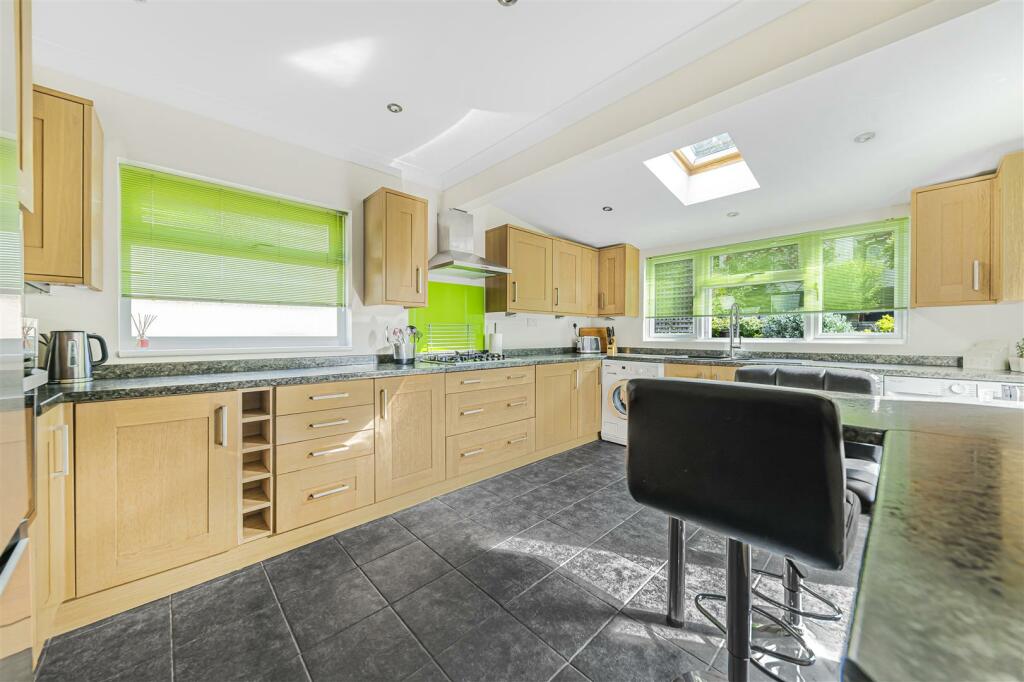 Additional image 5 of Castlefields, Istead Rise, Gravesend