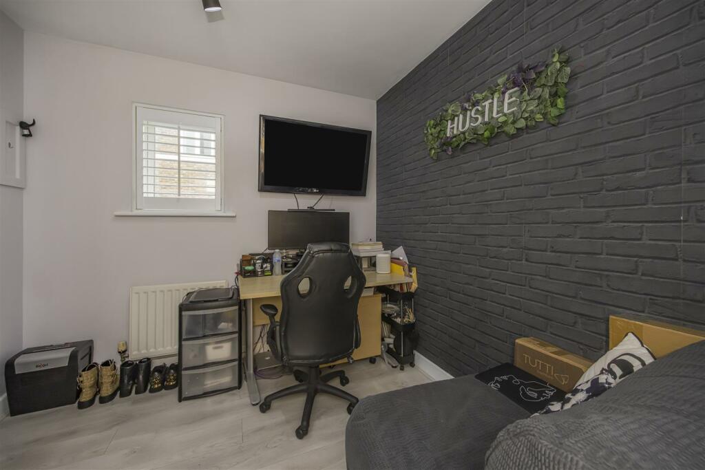 Additional image 11 of Carmichael Avenue, Greenhithe