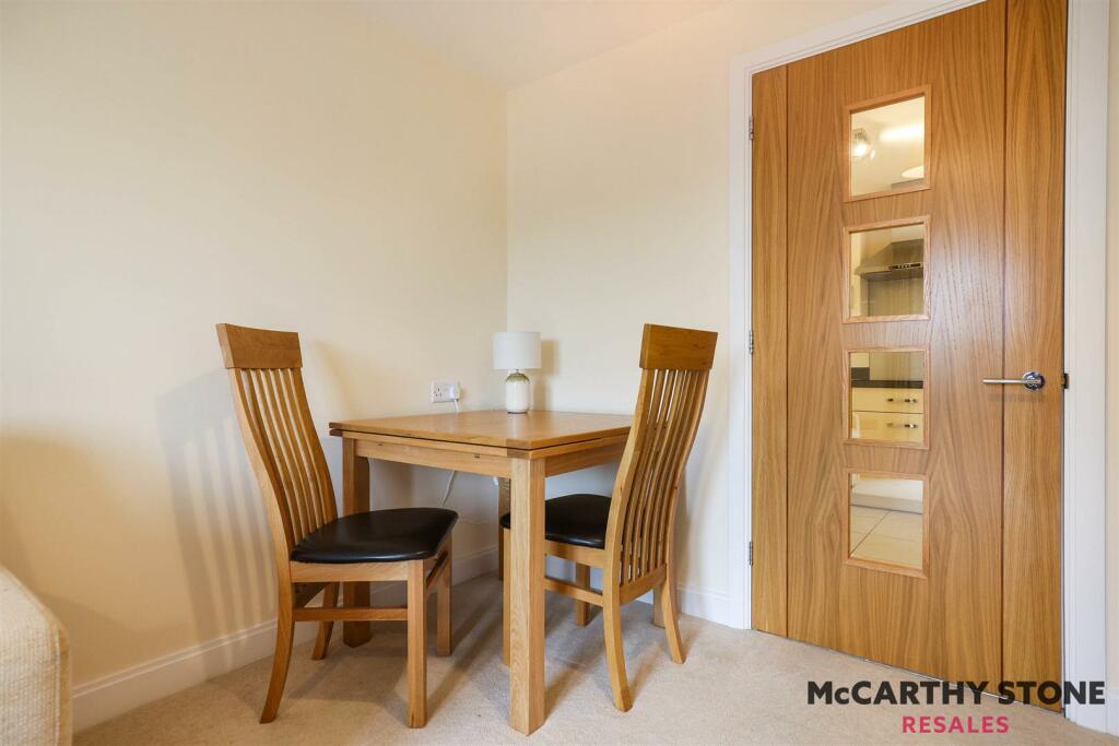 Additional image 7 of Springfield Close, Stratford-Upon-Avon, Warwickshire, CV37 8GA