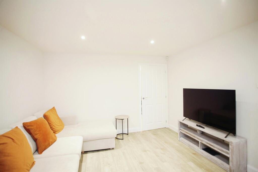 Additional image 19 of Goldenrod Close, Rugby