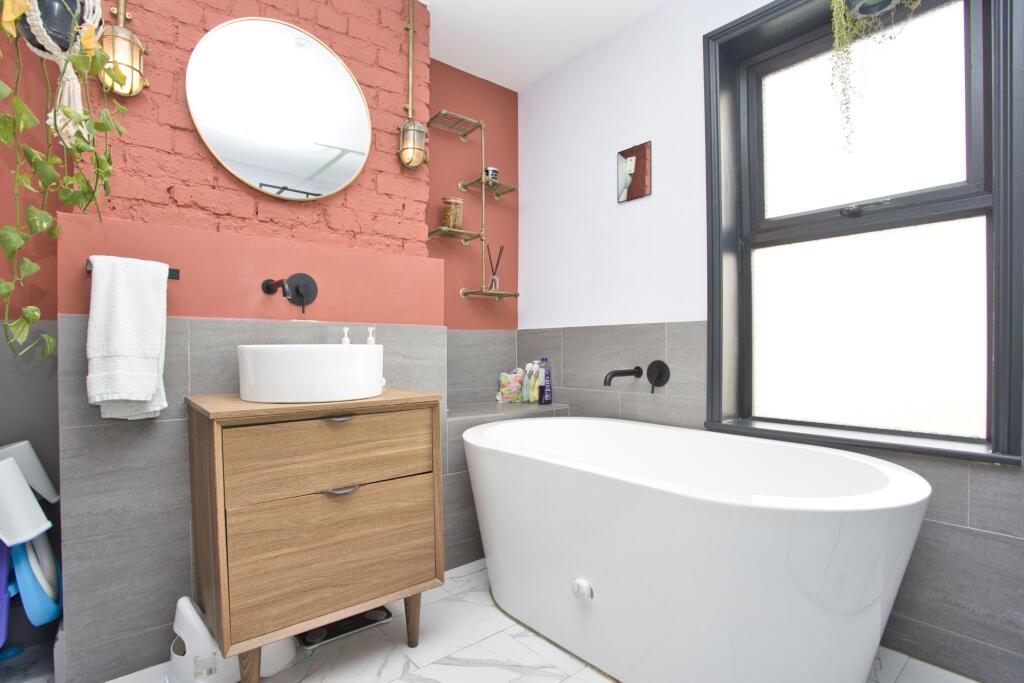 Additional image 5 of Morehall Avenue, Folkestone, CT19