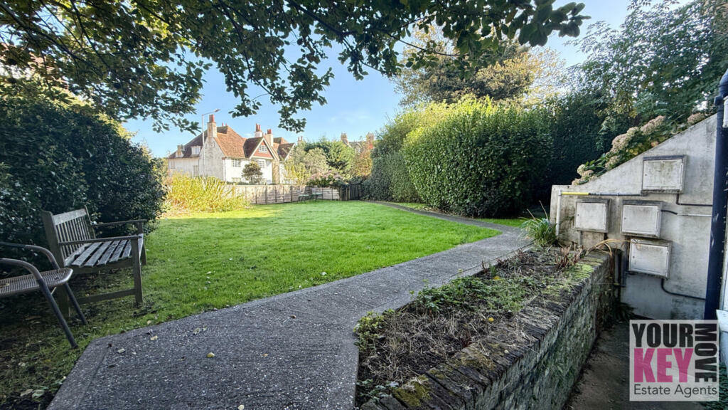 Manor Road, Folkestone, Kent CT20 2SE