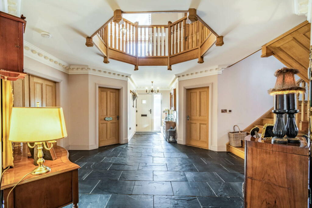 Additional image 2 of Luxury Home On Weston Lane, Bulkington, CV12 9RX