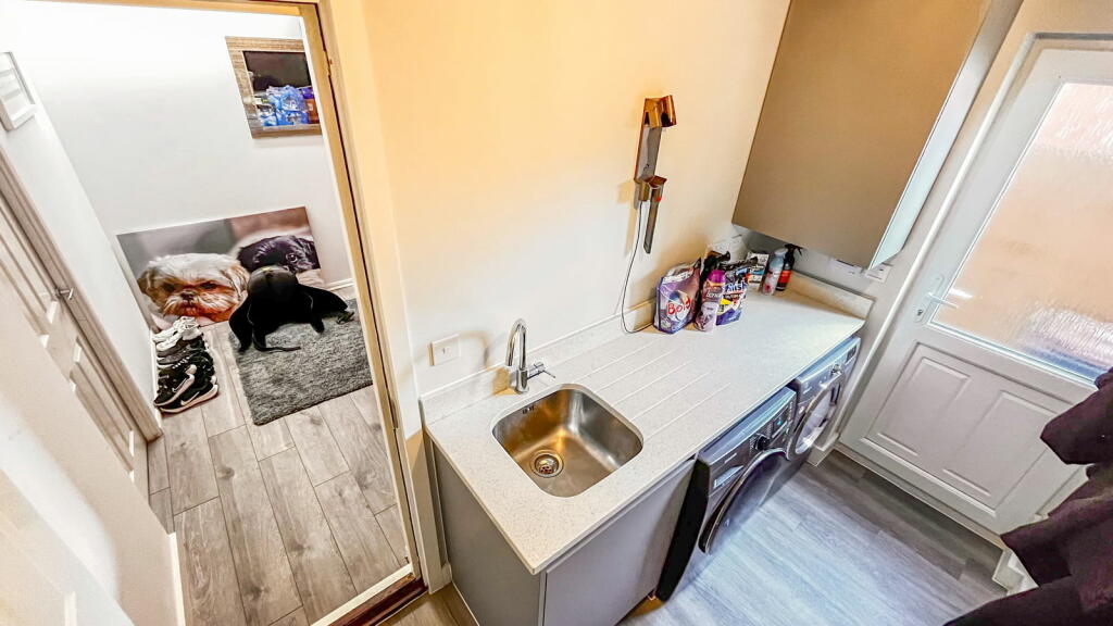 Additional image 16 of Over 2,000sqft Perfect Family Home! Russett Avenue, Nuneaton, CV11 6YW