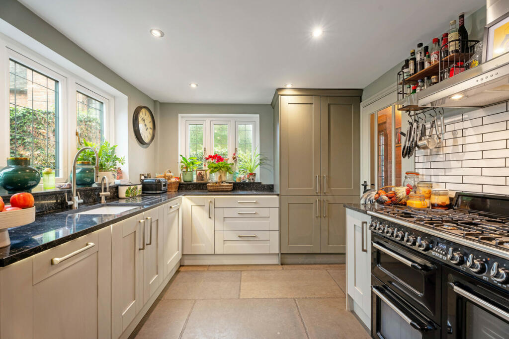 Additional image 10 of Church Road, Snitterfield, Warwickshire CV37 0LF