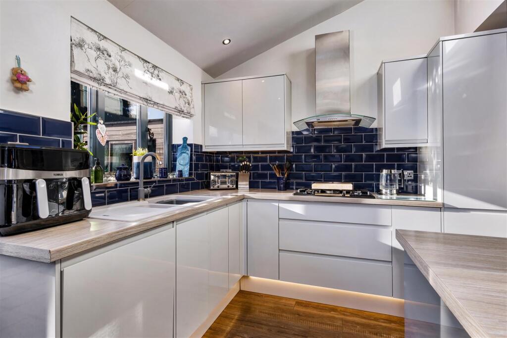 Additional image 7 of Landor Road, Whitnash, Leamington Spa
