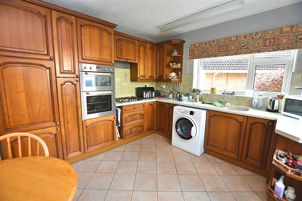 Additional image 4 of Hillcrest Avenue, Holmes Chapel