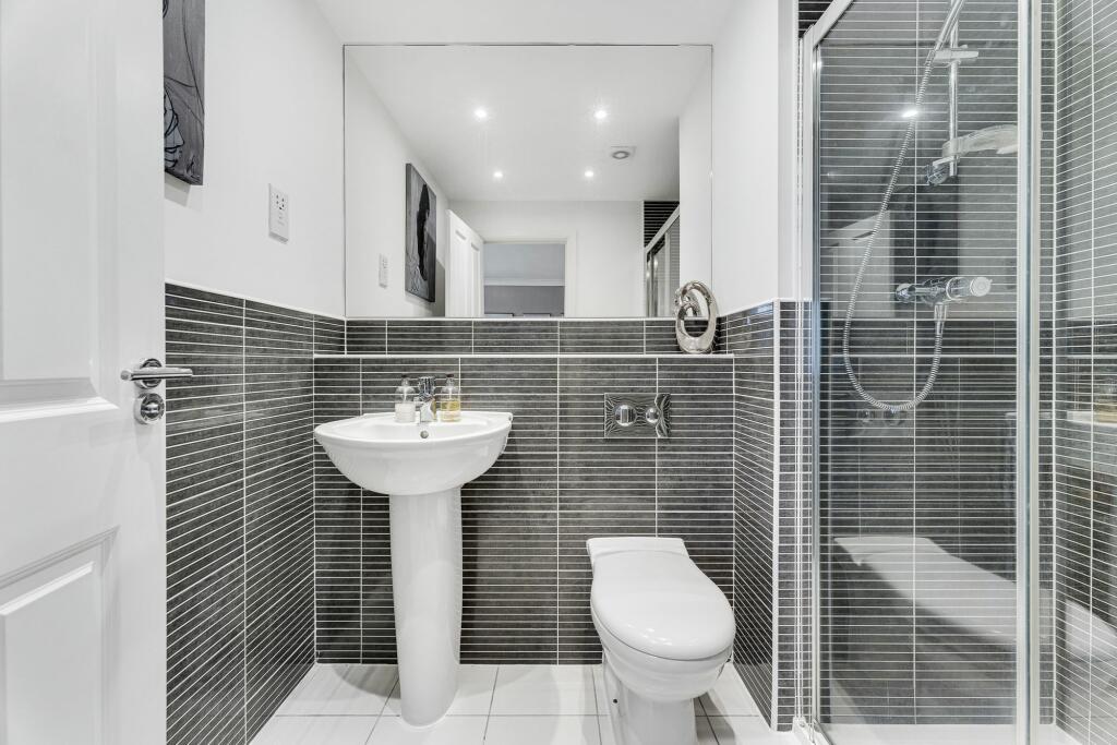 Additional image 25 of Spacious Cuddington family home