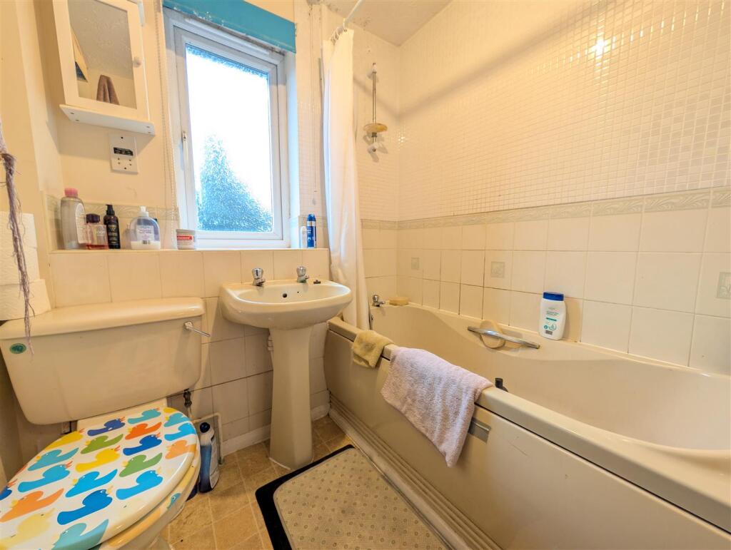 Additional image 9 of Barnsley Close, Atherstone, CV9