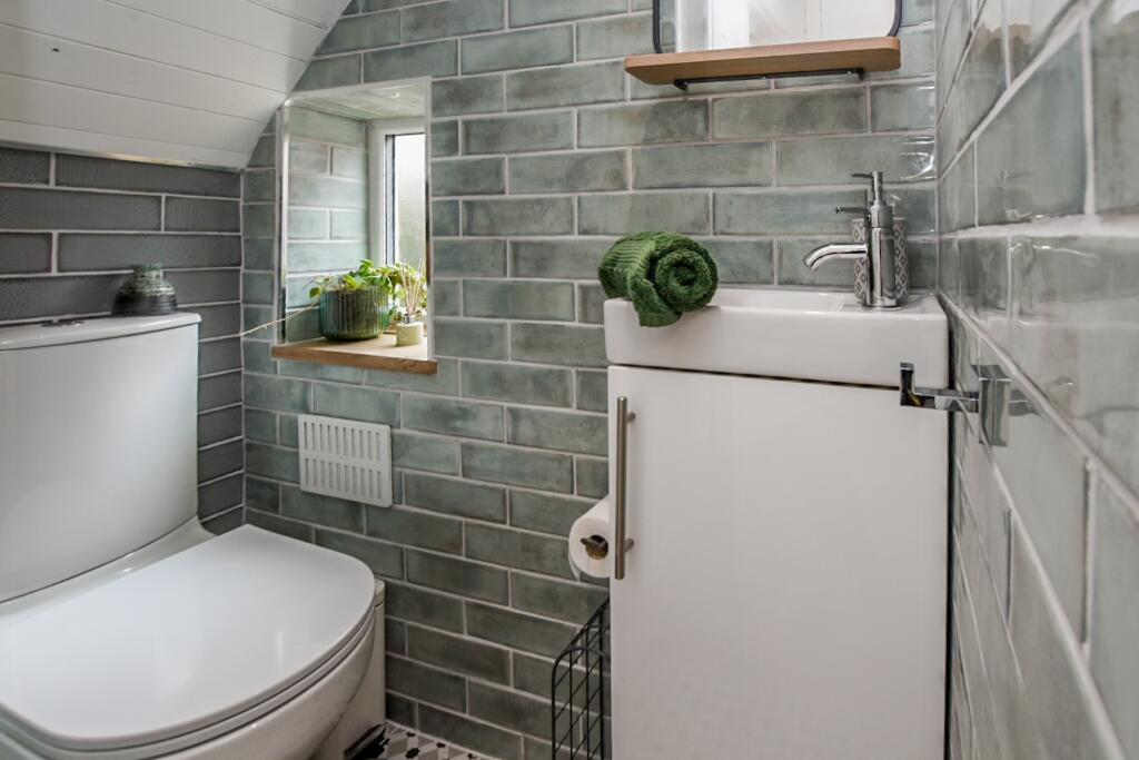 Additional image 20 of Rayleigh Avenue, Davenham