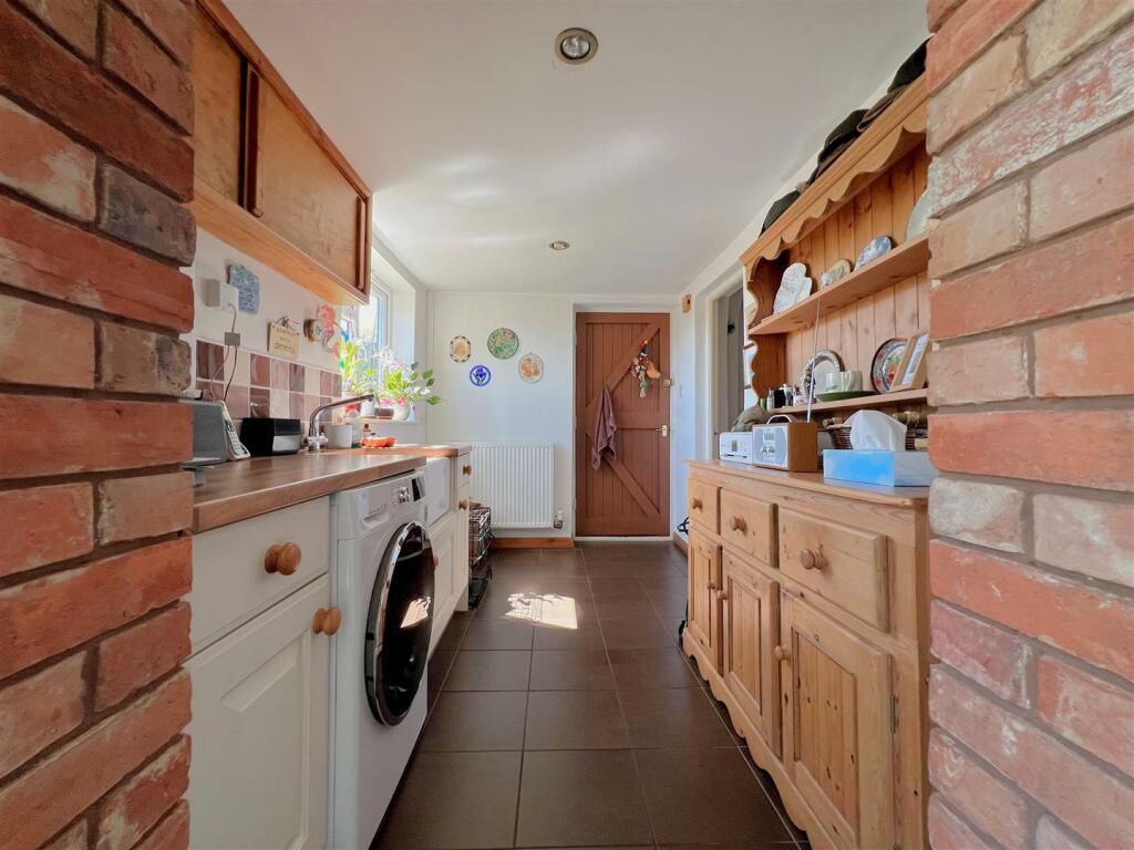 Additional image 8 of The Green, Chesterton, Leamington Spa