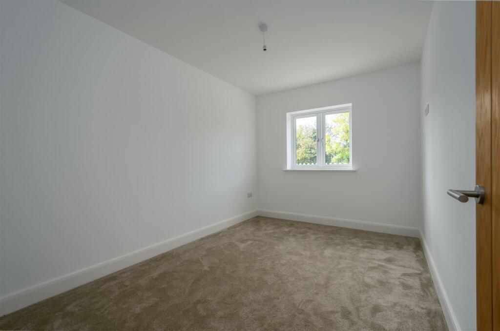 Additional image 21 of The Dairy, Mill House Court, Stoke Golding.