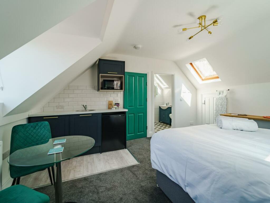 Additional image 14 of Emerald Stays at The Adelphi, 39 Grove Road, Stratford-upon-Avon, CV37 6PB