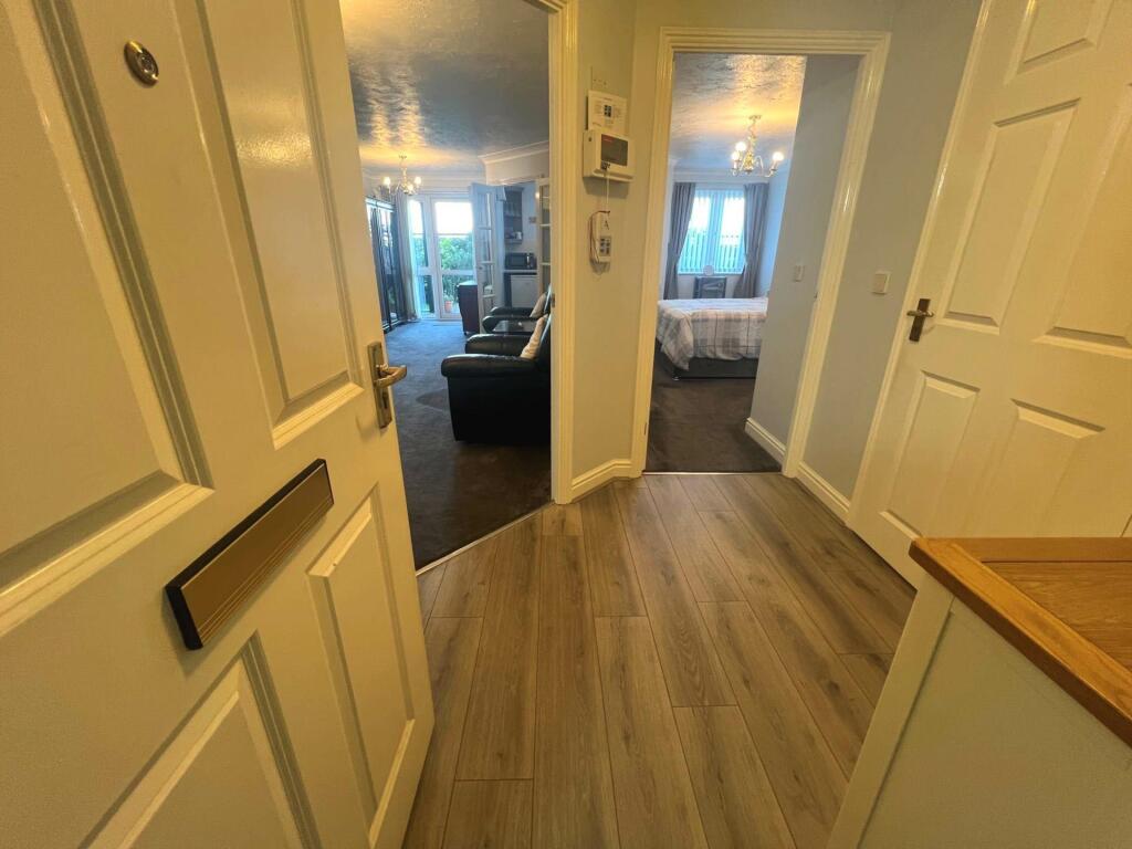 Wharfside Close, Erith   ** VIDEO & 3D FLOORPLAN AVAILABLE ** photo 3