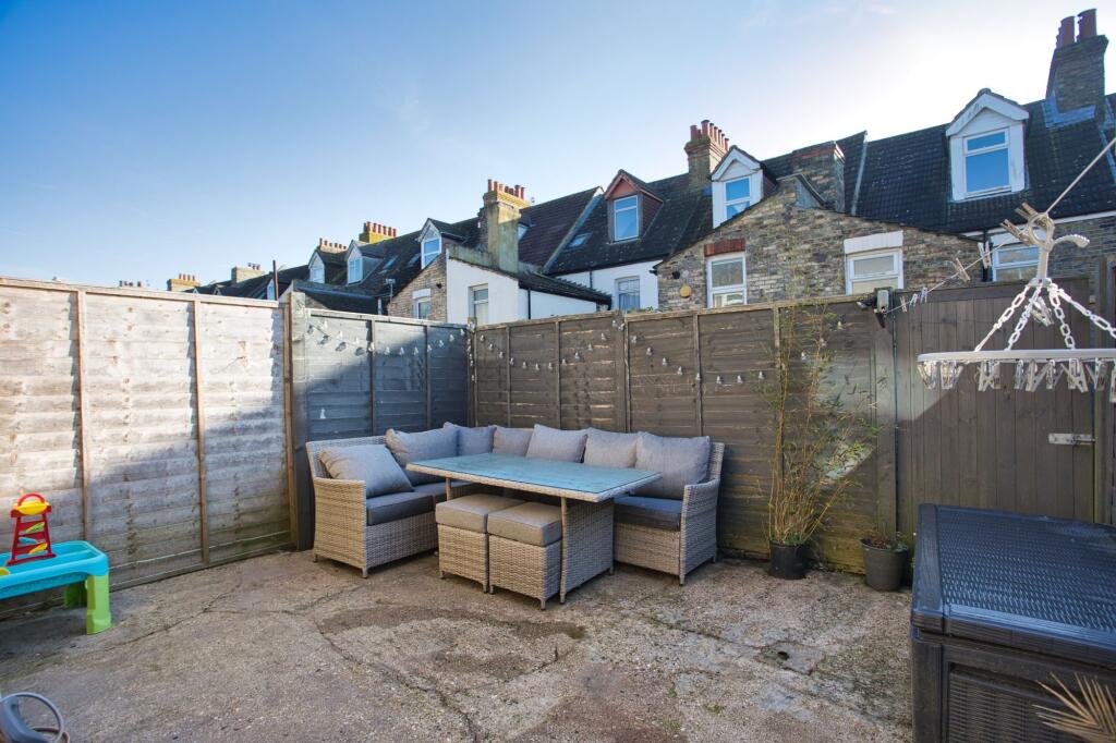 Additional image 10 of Fernbank Crescent, Folkestone, CT19