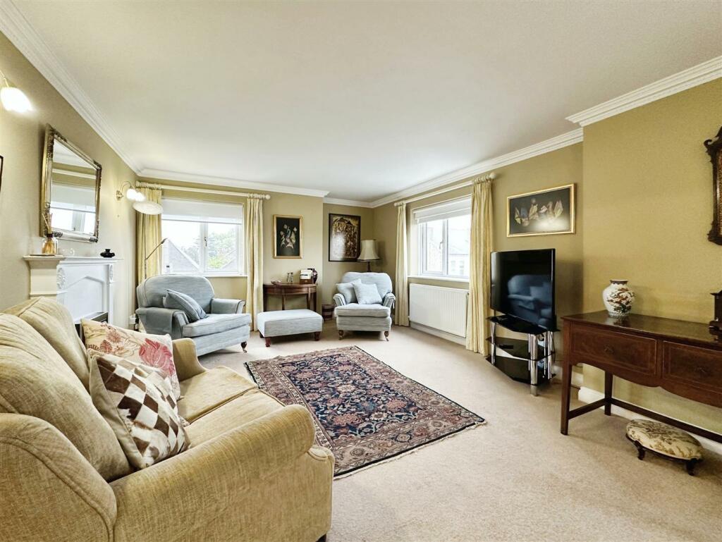 Additional image 29 of Russell Terrace, Leamington Spa