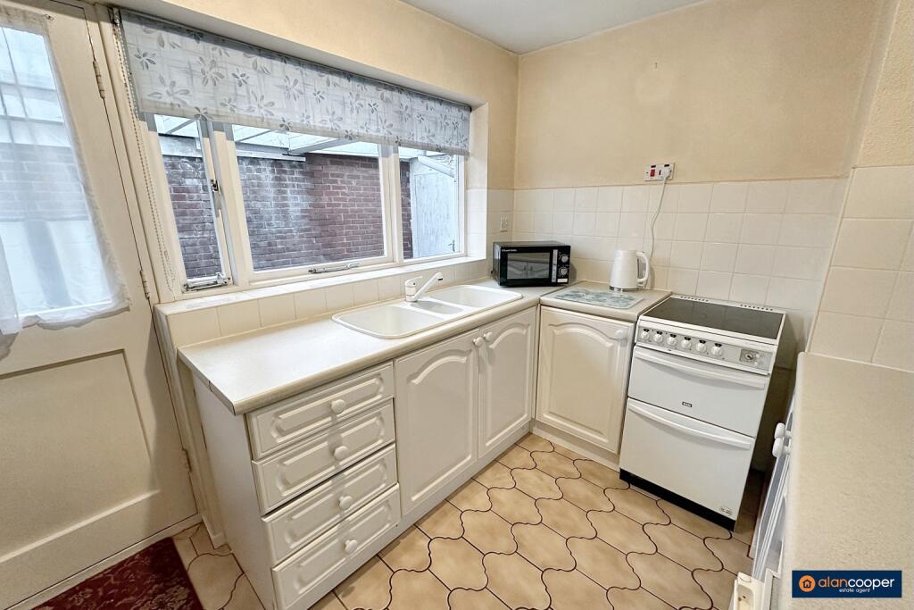 Additional image 4 of Hoylake Close, Whitestone, Nuneaton, CV11 6NJ