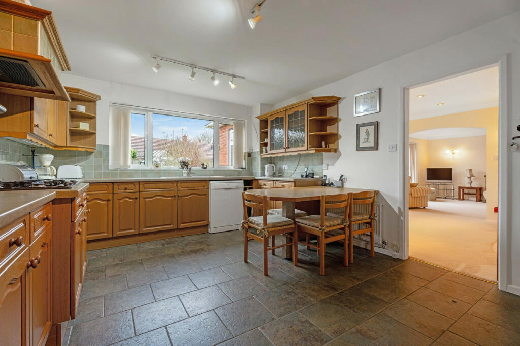 Additional image 9 of Queens Close, Harbury, Warwickshire CV33 9JJ