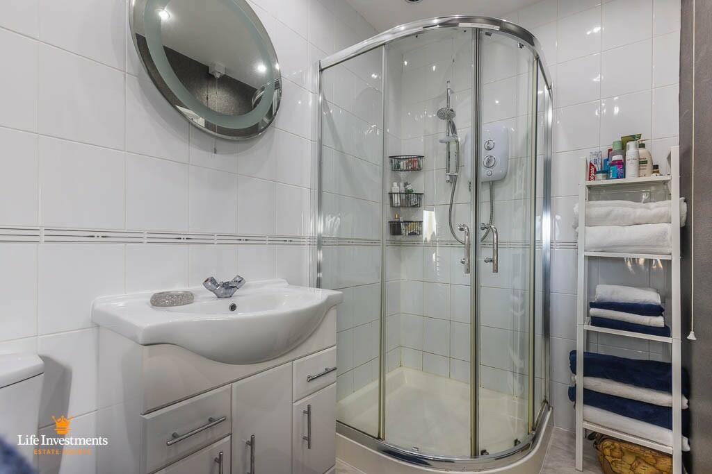 Additional image 10 of Lime Tree Avenue, Rugby, Warwickshire, CV22