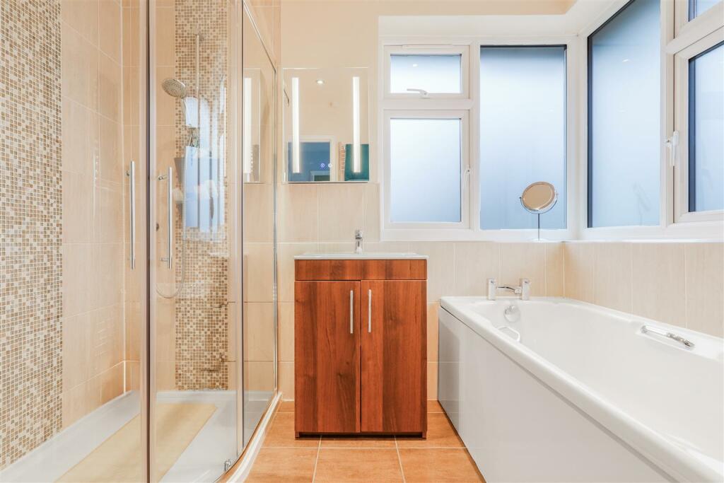 Additional image 15 of Towers Close, Kenilworth