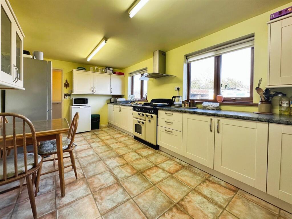 Additional image 10 of Harbury, Leamington Spa