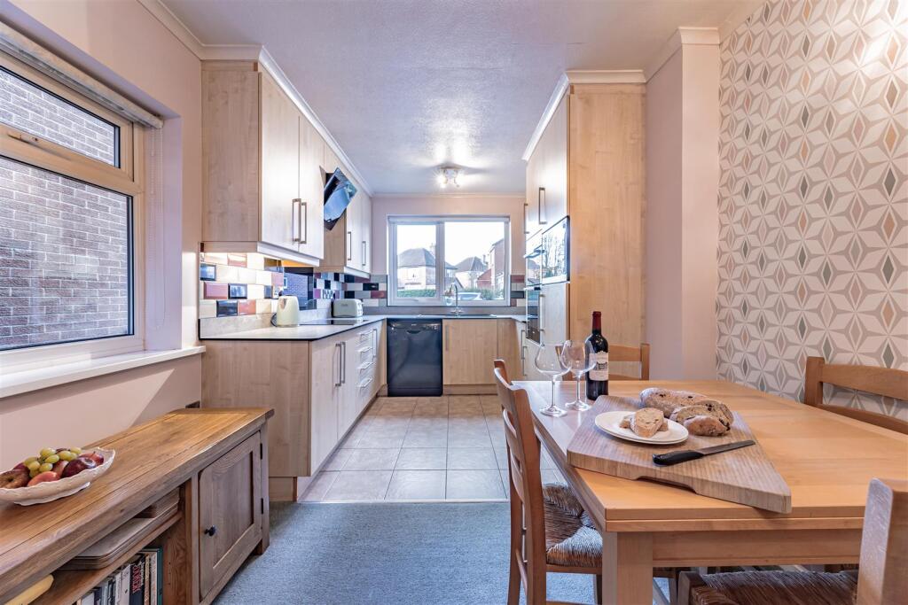 Additional image 6 of Generous semi-detached property in prized cul-de-sac