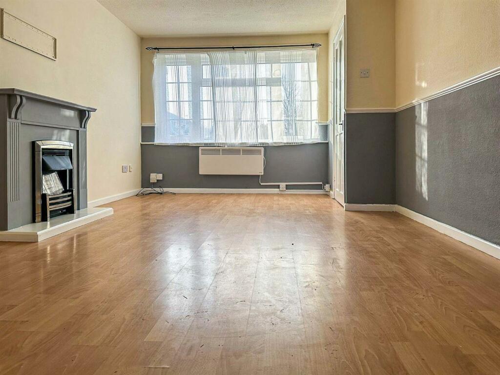 Additional image 3 of Devoran Close, Exhall, Coventry  ** VACANT & NO UPWARD CHAIN **