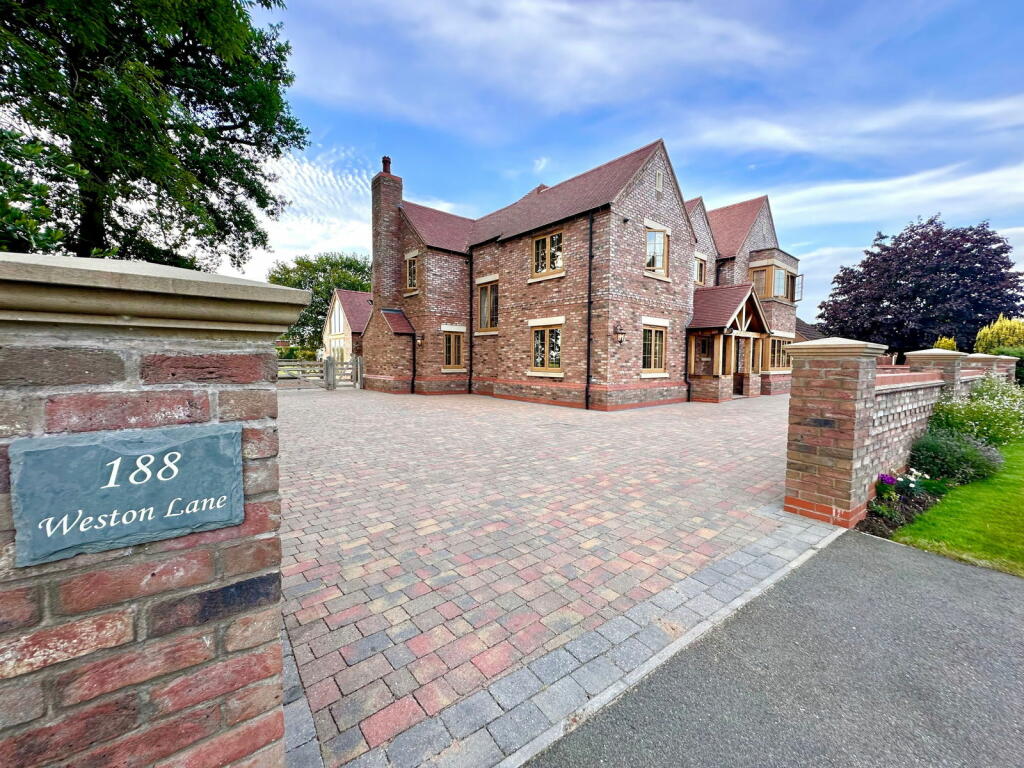 Additional image 40 of Luxury Home On Weston Lane, Bulkington, CV12 9RX