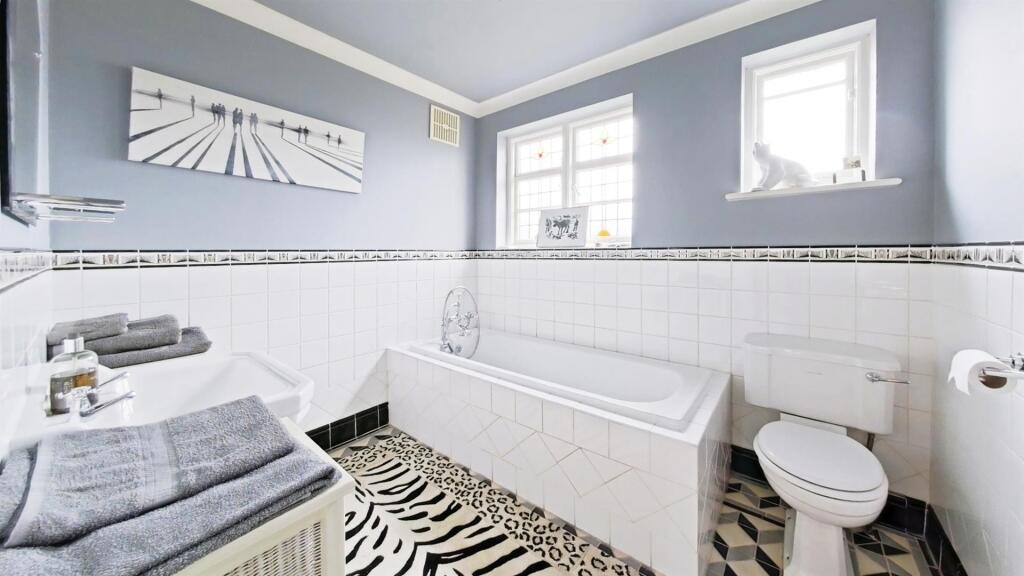 Additional image 5 of Park Crescent, Erith