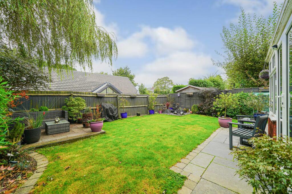 Additional image 17 of Hawthorn Drive, Balsall Common, CV7