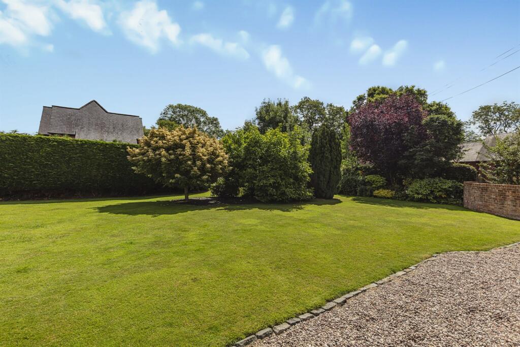 Additional image 35 of Holmes Chapel Road, Lach Dennis