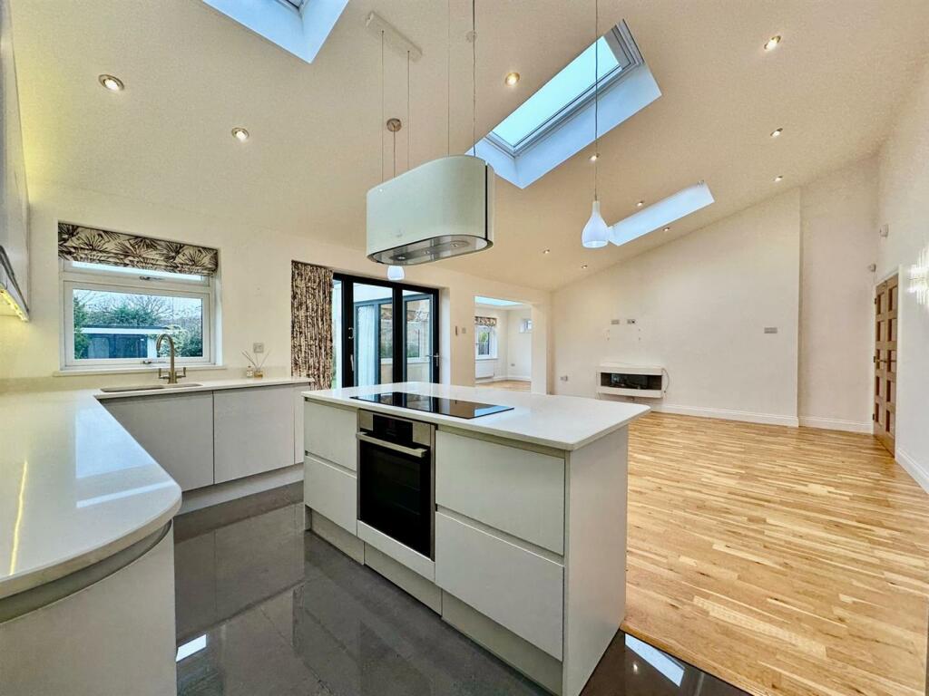 Additional image 3 of Farmer Ward Road, Kenilworth