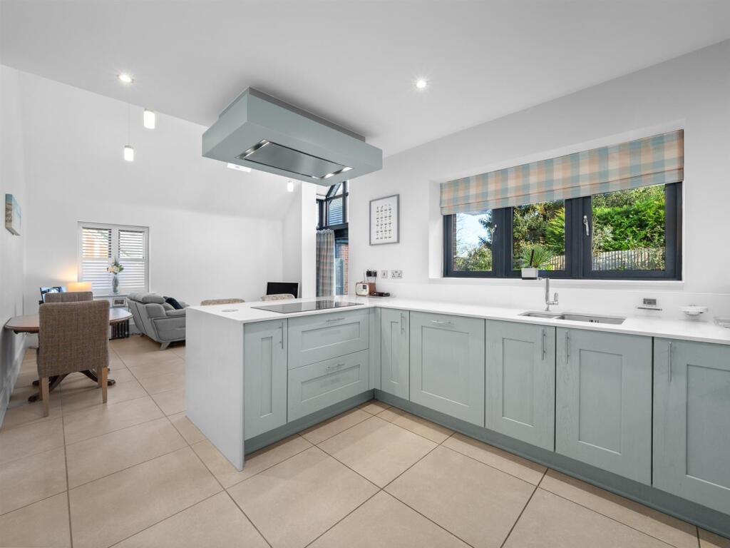 Additional image 11 of Elmdon Close, Snitterfield, Stratford-upon-Avon